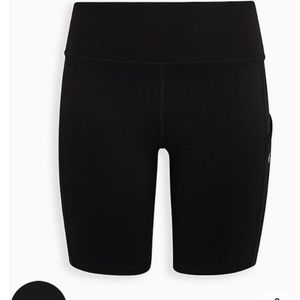 TORRID PERFORMANCE CORE 9 INCH ACTIVE BIKE SHORT WITH RIB TRIM SIZE 0